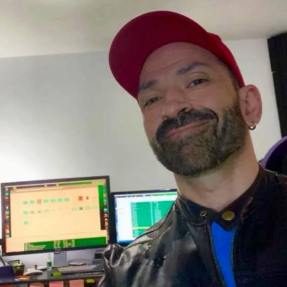 Meet your Posher, George - Picture 1 of 1